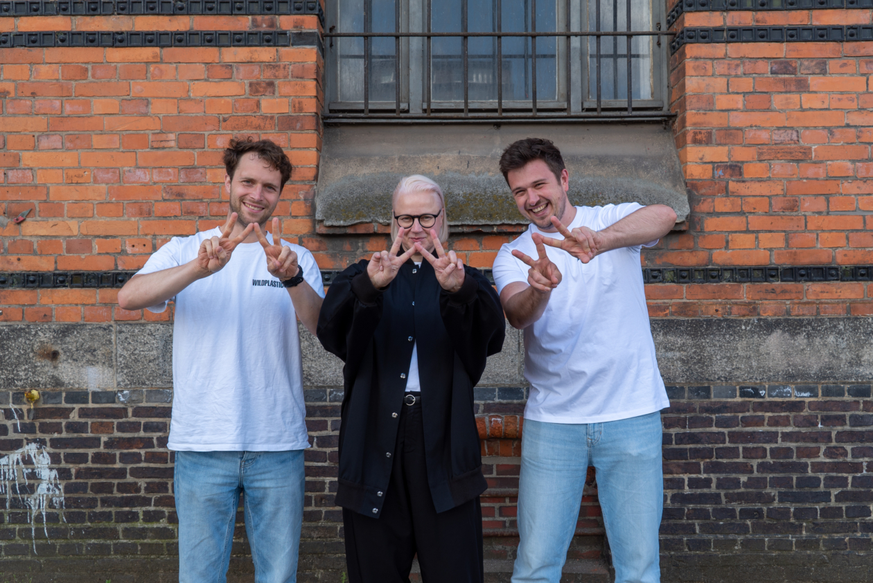 Wollen die Umwelt vom Plastik befreien (v. li.): Christian Sigmund (Mitgründer, CEO) , Katrin Oeding (Mitgründerin, CMO) und Tim Lampe (COO).