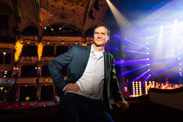 Friedrich Meyer ist der Kaufmännische Geschäftsführer des Deutschen Schauspielhauses, das vor 125 Jahren eröffnet wurde.