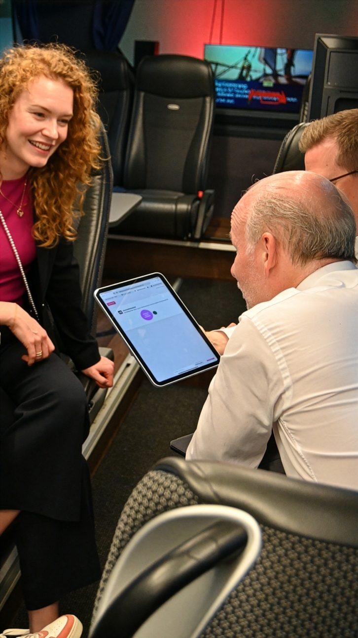 Messe-Präsentation-CEO Joachim Pawlik_