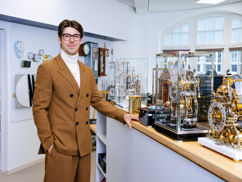 Gemeinsam mit seiner Schwester Chiara repräsentiert Scott Wempe die fünfte Generation der weltweit aktiven Juwelier-Dynastie Gerhard D. Wempe. Der 29-Jährige ist seit 2022 Kommanditist und Co-Head of Business Development des Familienunternehmens.