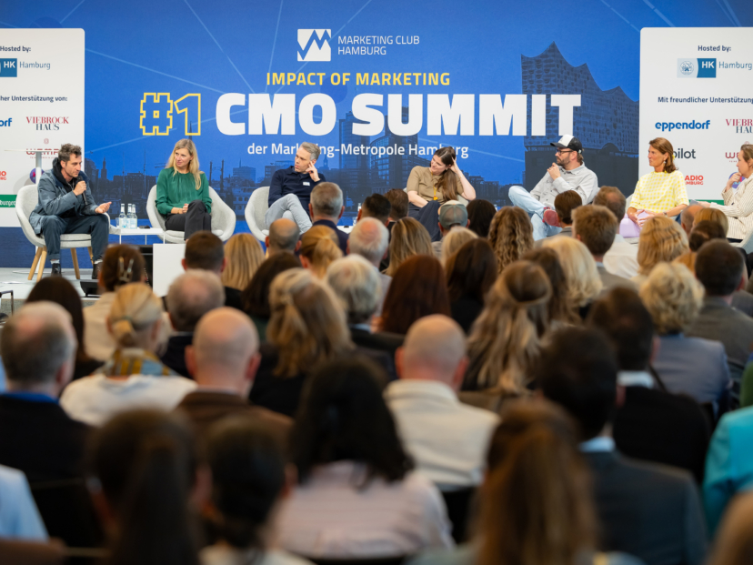 Podiumsdiskussion mit Michael Fritz (Viva con Agua), Kristian Meinken (pilot Agenturgruppe), Julia Offen (Handelskammer Hamburg), Alexa Schilz (Montblanc), Michael Götz (Gustavo Gusto), Nataly Bombeck (Elbphilharmonie), Moderatorin Cordula Schmitz (Hamburger Abendblatt, v. l. n. r.)