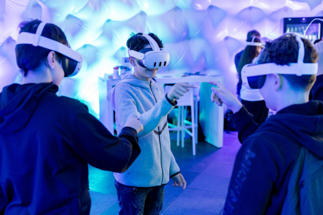 Ausbildungsplätze per VR-Brille erkunden: Über die VHLB können Betriebe im Jahr rund 6000 Schülerinnen und Schüler erreichen.