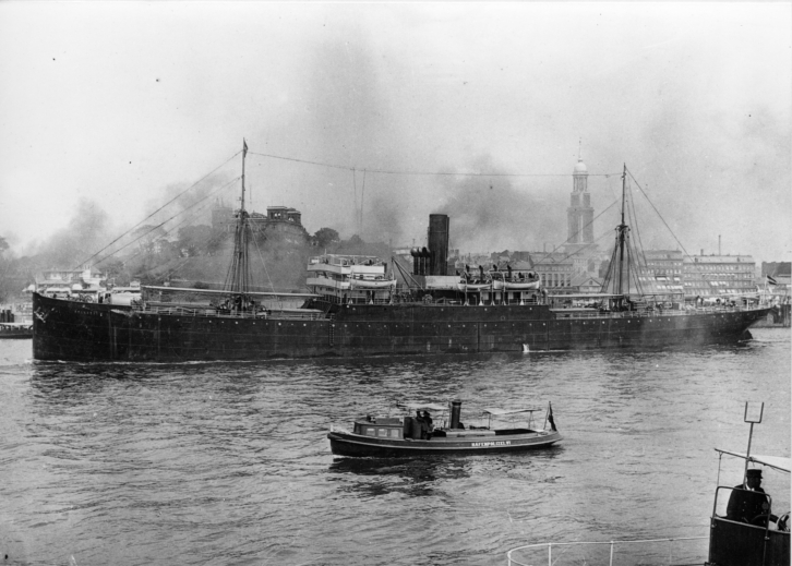 Datierung 1906-1915. https://www.hapag-lloyd.com/de/services-information/cargo-fleet/coffee/history.html